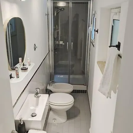 Piccola Casa Su Due Piani A Pigneto Roma