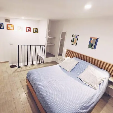 Daire Piccola Casa Su Due Piani A Pigneto *